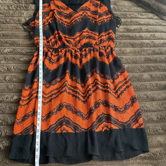 Black and orange dress - Picture 6 of 7